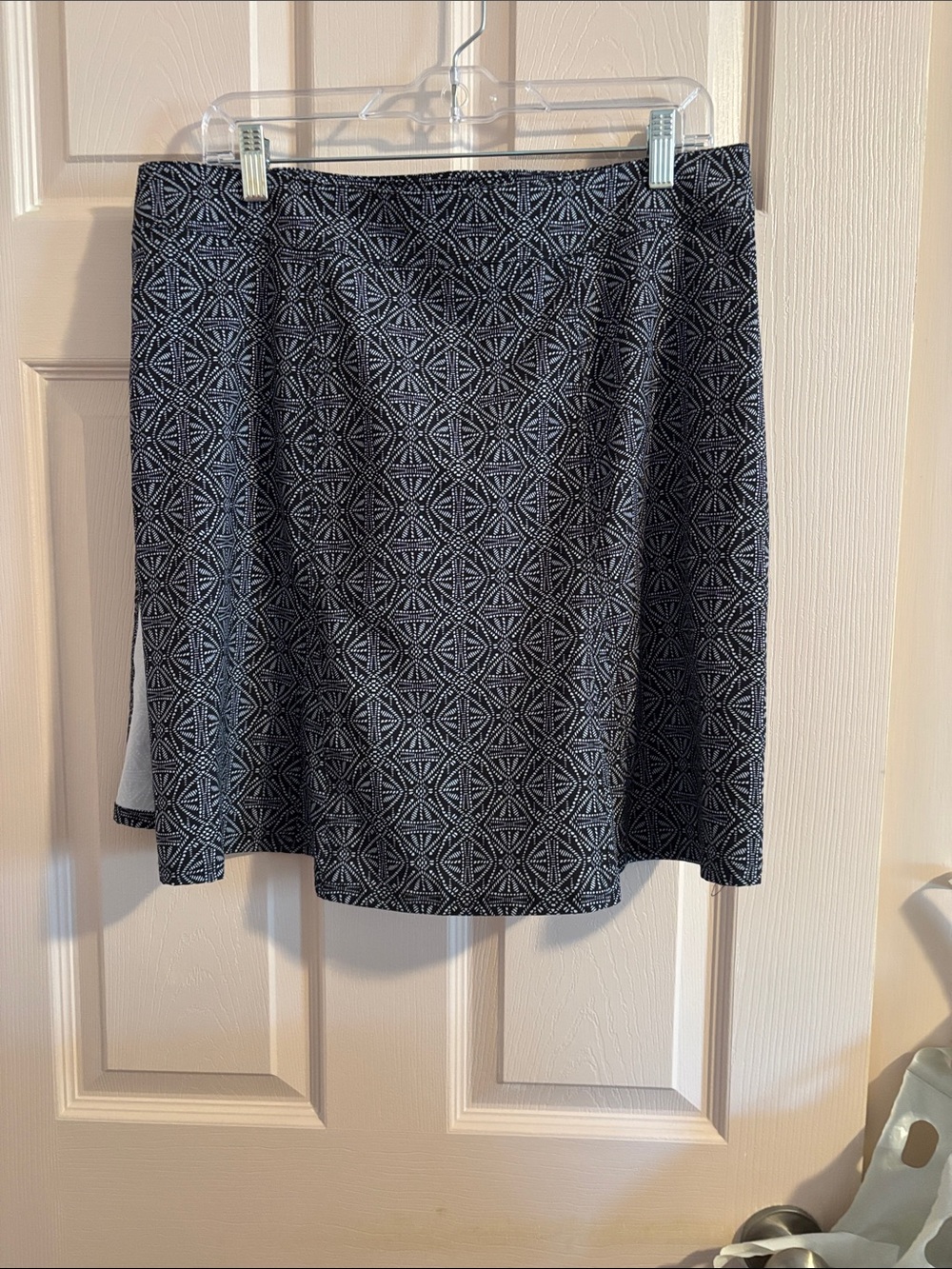 Ripskirt Hawaii Black & White Mini Skirt with Geometric Print - Picture 2 of 4